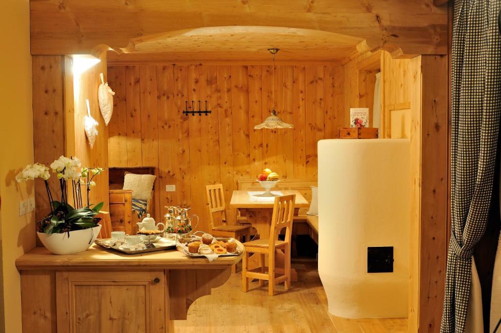 Hotel Baita Fiorita Санта-Катерина-Вальфурва Номер фото